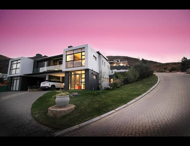 3 BEDROOM HOUSE FOR SALE IN ISLAND VIEW